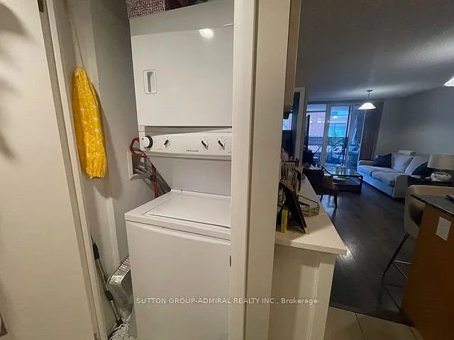 800 Lawrence Ave W #403 — Photo 11