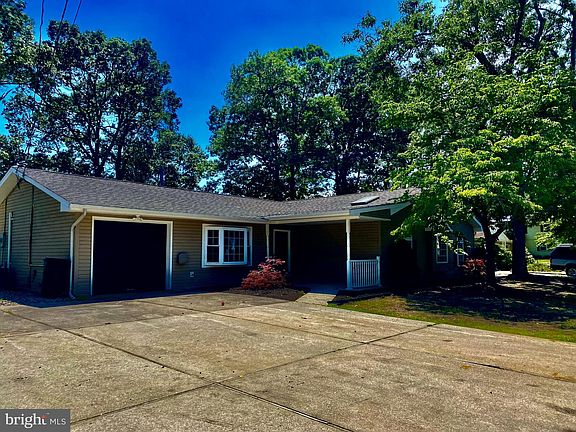5th image of 103 Lawrence Dr