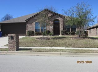 709 Tracy Dr, Azle, TX 76020