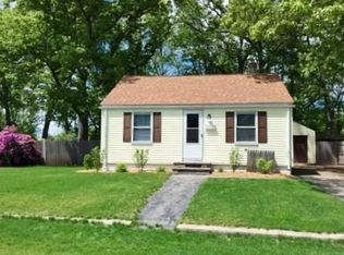95 Vera St, Warwick, RI 02886
