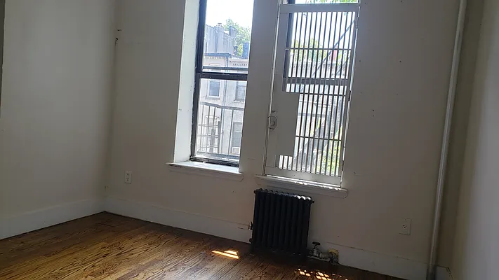 Rented by The Hamilton Group | media 6