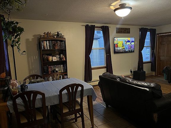 Diningroom/Living Room