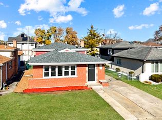 5748 W 89th Pl, Oak Lawn, IL 60453