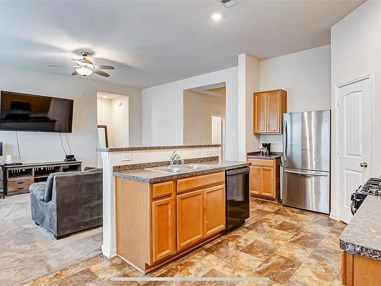 10750 Nyla Spring St — Photo 17