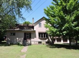 709 Demarest Ave, Waupaca, WI 54981