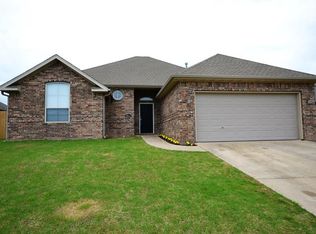 3812 N 3rd St, Rogers, AR 72756