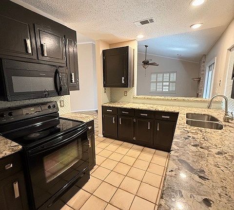 4th image of 418 Waterford Dr