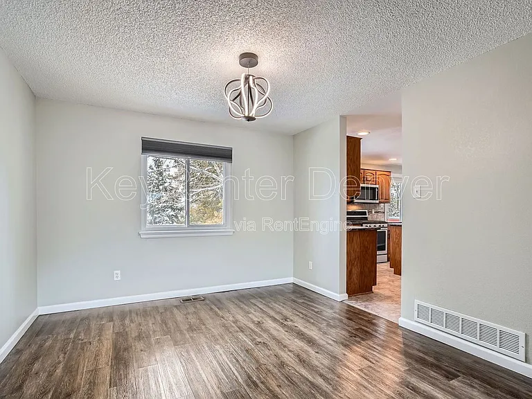 5742 W 114th Pl — Photo 9