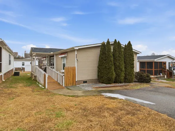 223 Pebble Springs Dr, Taylors, SC 29687