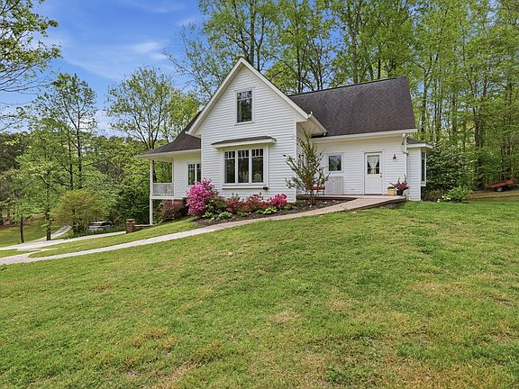 3rd image of 5129 Silver Ln