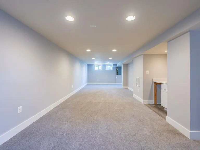 105 Meadow Rd — Photo 14