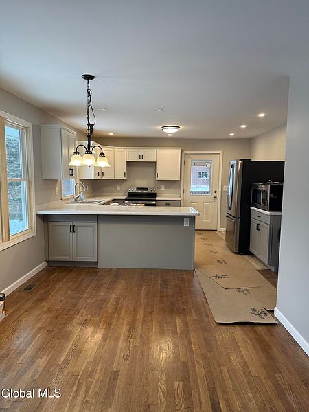4th image of 65 Skyview Meadows Lane