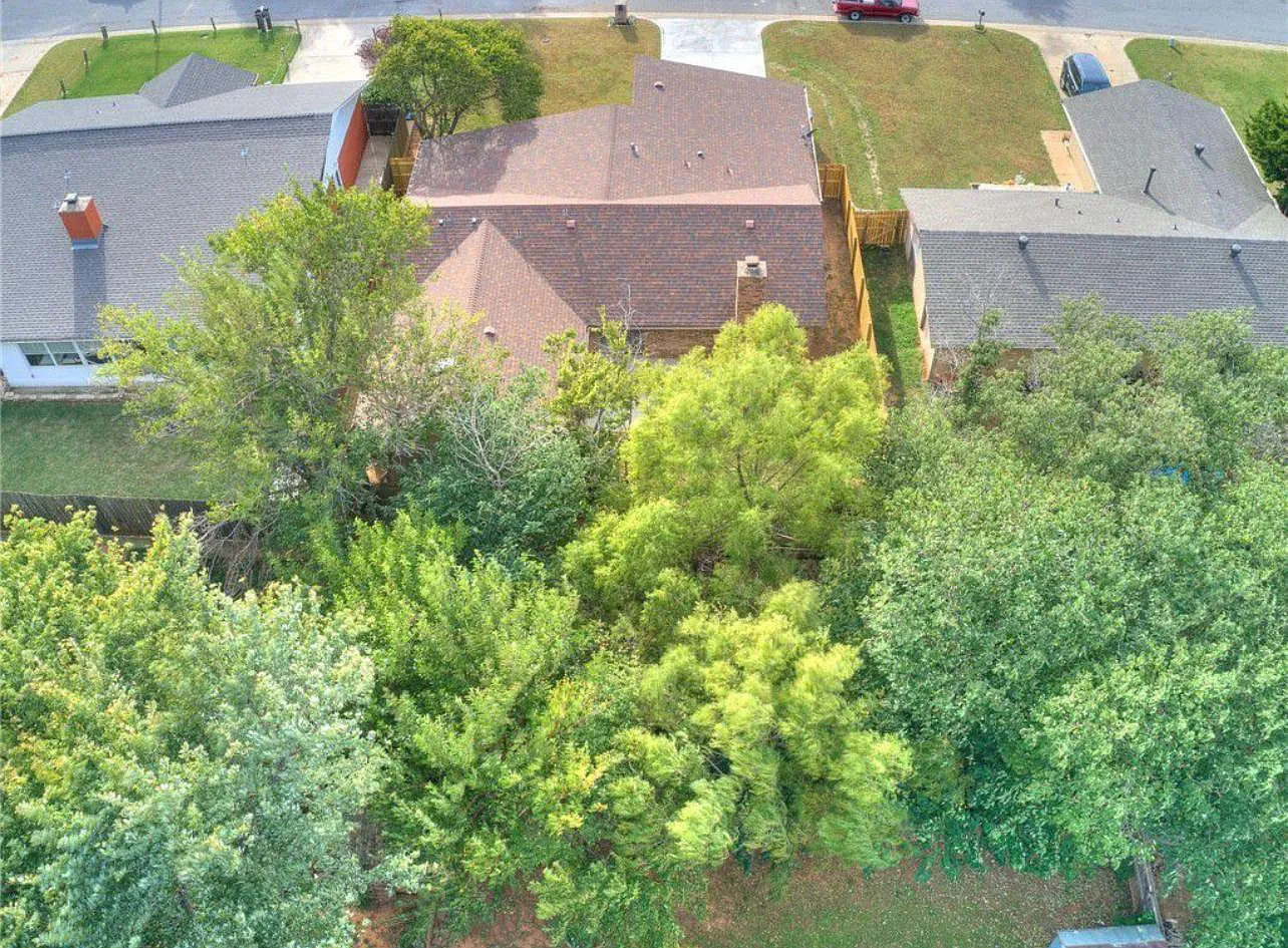 8936 Tilman Dr — Photo 2