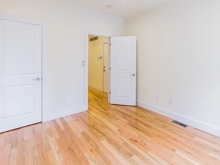 1537 Ogden St — Photo 16