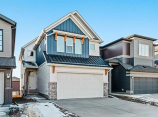 54 E Lucas Pl NW, Calgary, AB T3P 2E2