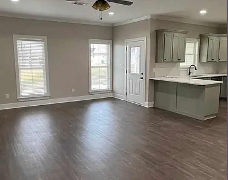 107 Aspen Dr — Photo 3