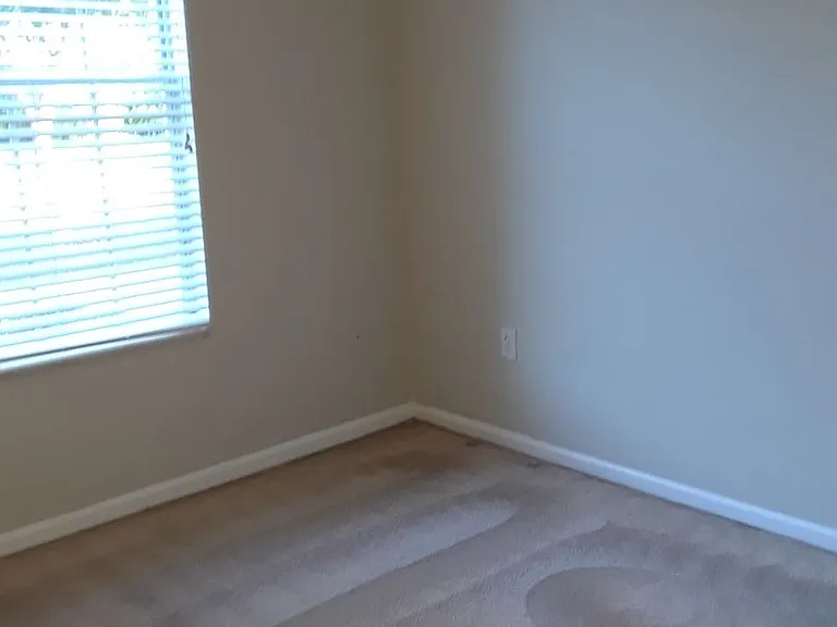 2533 Old Kent Cir — Photo 16