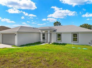 2910 62nd St W, Lehigh Acres, FL 33971
