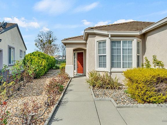 4th image of 713 Deerfield Way