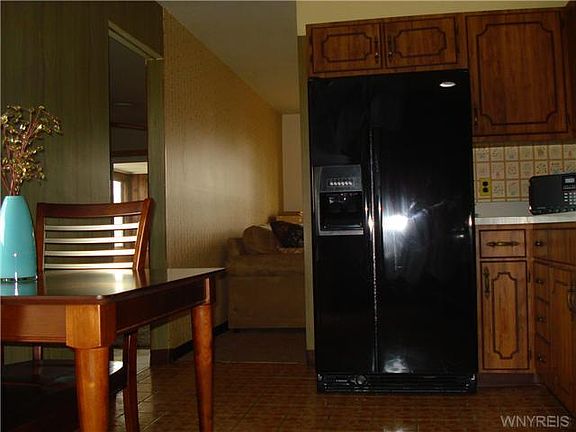 3rd image of 47 Michele Dr