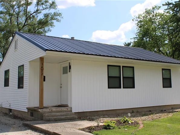 1412 W South 3rd St, Shelbyville, IL 62565