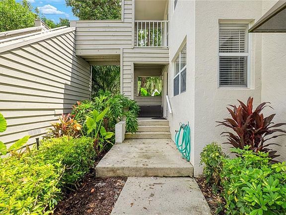 2nd image of 520 Club Side Dr #4