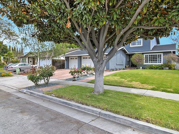 5th image of 482 Ivanhoe Ct