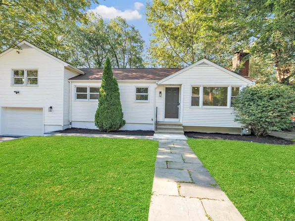 420 Lakeside Drive, Bridgeport, CT 06606