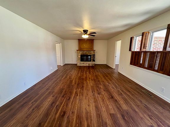 3rd image of 607 N 9th St
