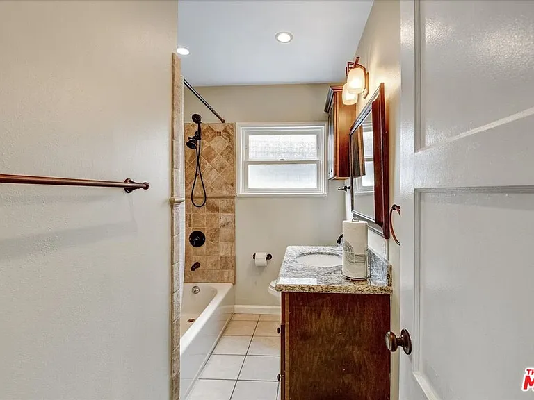 6200 Jamieson Ave — Photo 22