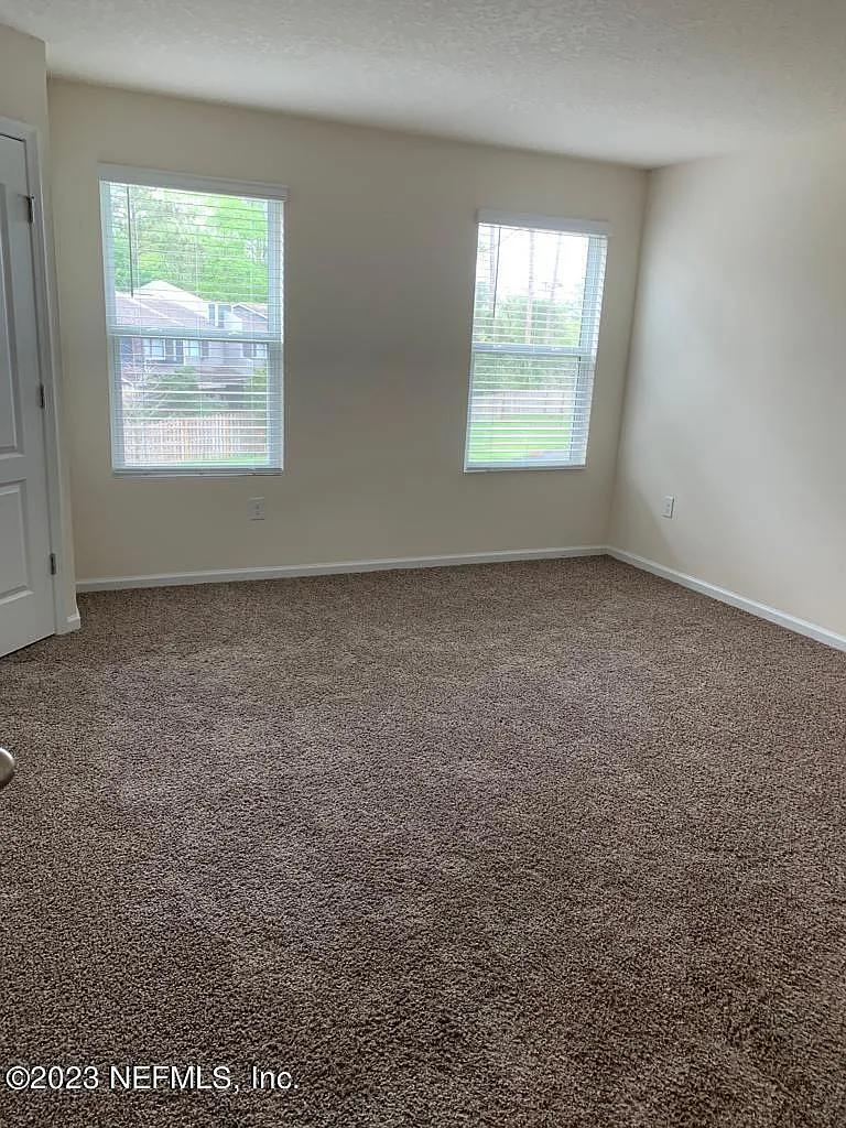 2 bed, 2.5 bath, 1327 sqft, $1,750 — Photo 2
