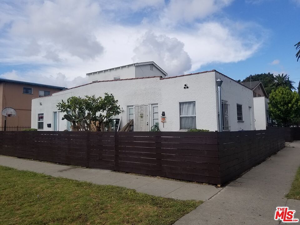 1st image of 2701 S Cloverdale Ave