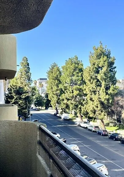 420 S Harvard Blvd #301 — Photo 14
