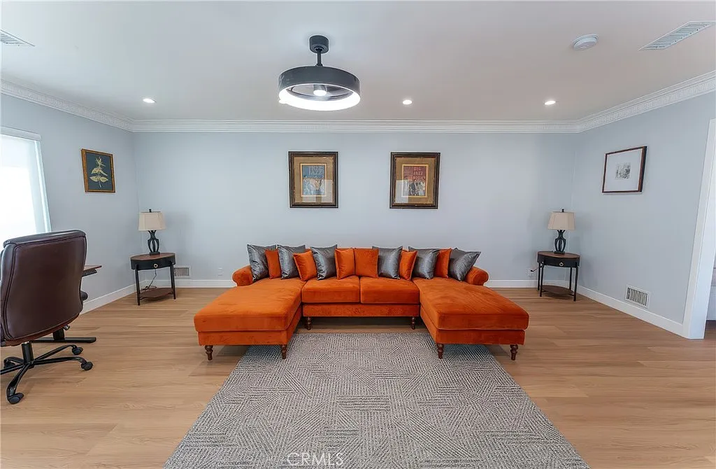 2 bed, 1733 sqft, $705 — Photo 3
