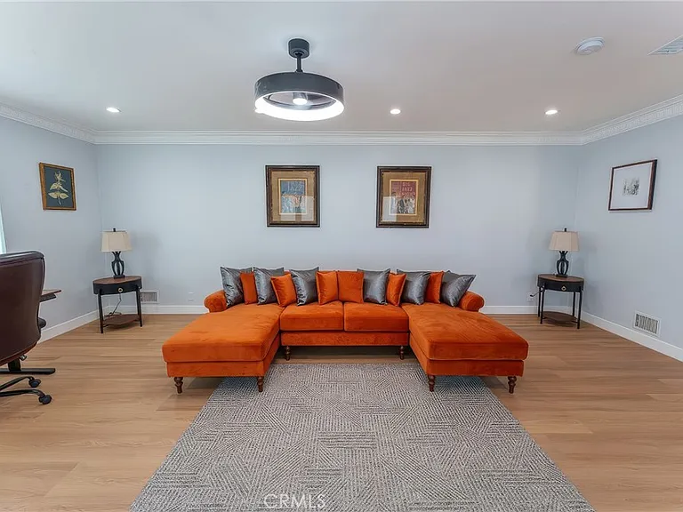 12329 Oxford — Photo 3