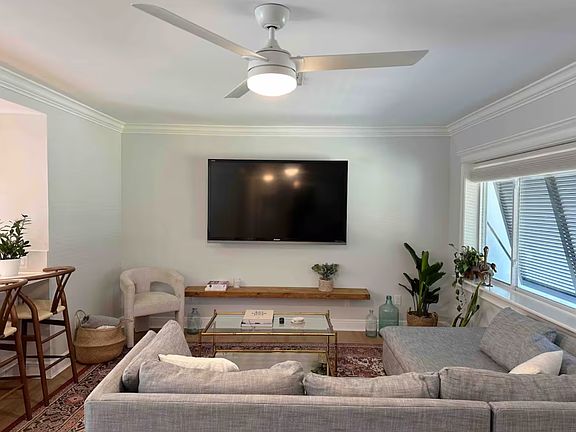 2nd image of 510 N Dover Rd