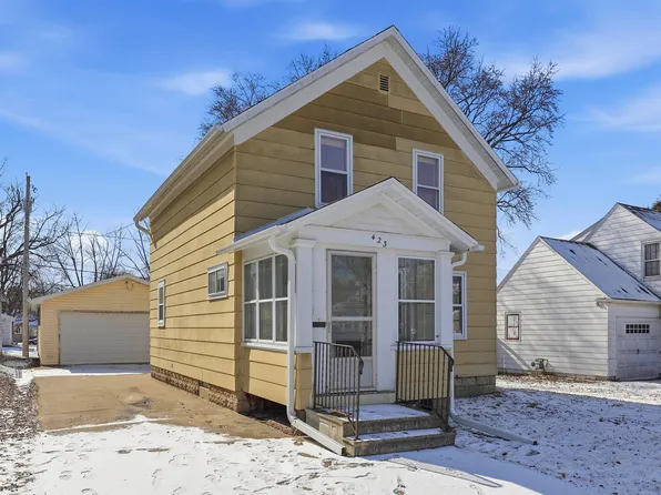 423 W 7th St, Kaukauna, WI 54130