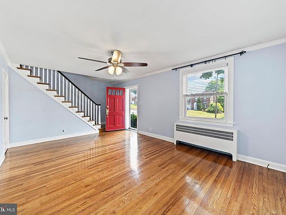 4th image of 1464 Burmont Rd