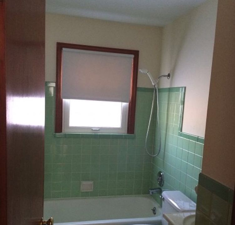 1st image of 827 Bella Ln