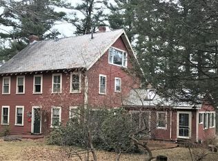 11 Pleasant St, Dover, MA 02030