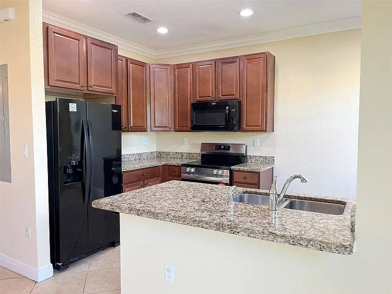 291 Lake Monterey Cir — Photo 9