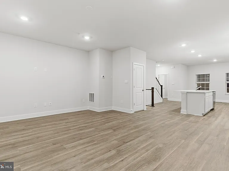 5213 Water Lily Way — Photo 6