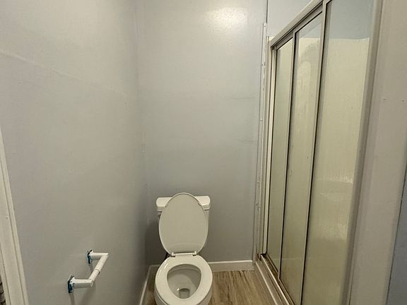 4th image of 202 E Dubail St