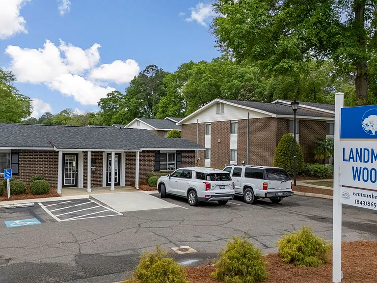Landmark Woods Apartment Homes — Photo 2