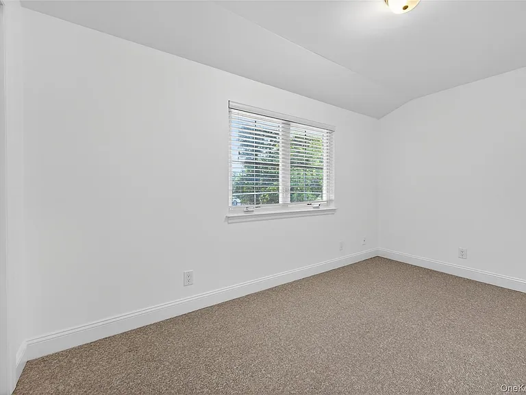 8 Lee Gray Ct — Photo 27