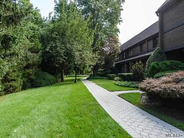 1st image of 47 Acorn Ponds Dr