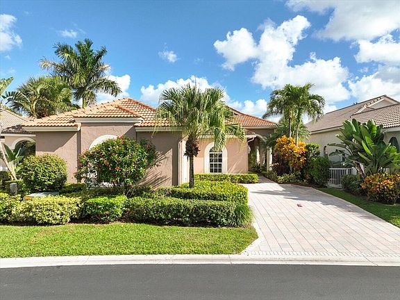 3rd image of 10806 Greenbriar Villa Drive