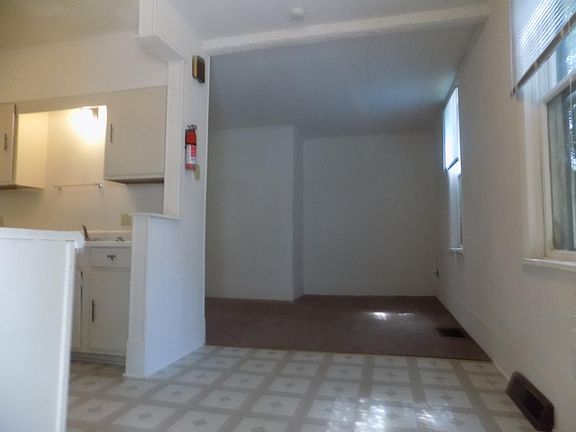 4th image of 209 Paul Ave N #3