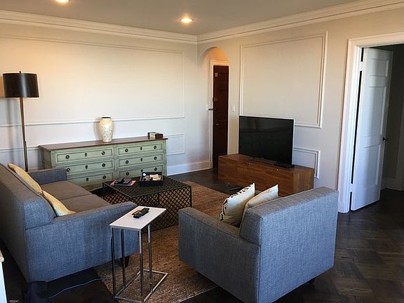 3rd image of 2052 N Lincoln Park W APT 1308