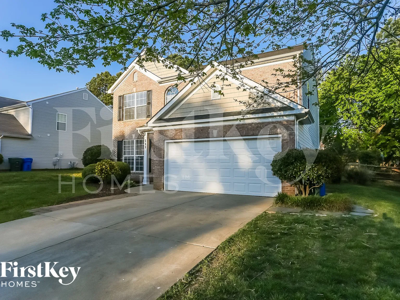 4 bed, 2.5 bath, 2260 sqft, $2,740 — Photo 2